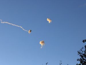 لحظة اعتراض القبة الحديدية لقذيفة صاروخية من لبنان