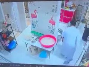 انفجار قدر الضغط خلال عملية الطهي، مما تسبب في إصابات بالغة لصاحب المنزل