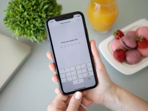 iPhone users are reportedly being locked out of their Apple ID accounts