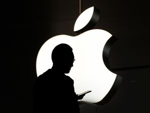 إغلاقات غامضة لحسابات مستخدي آبل دون توضيح من الشركة؟