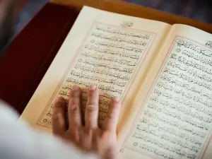 تفسير حلم اكتشاف سحر وفكه بالقران للعزباء والمتزوجة