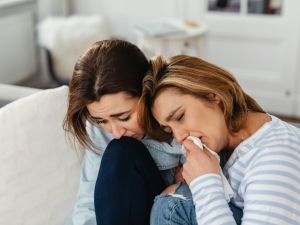 تفسير حلم البكاء بحرقة للعزباء لكبار المفسرين بالتفصيل