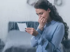 تفسير حلم البكاء على الميت وهو حي بالتفصيل لكبار المفسرين