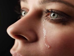 تفسير حلم البكاء للعزباء وللمتزوجة وللرجل بجميع تفاصيله