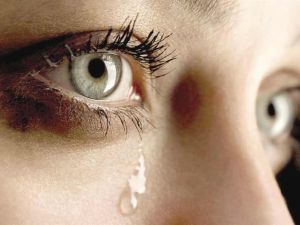 تفسير حلم بكاء شخص متخاصم معه للعزباء وللمتزوجة وللمطلقة