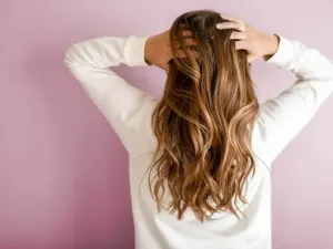 تفسير حلم كشف الشعر لغير المحارم للعزباء عند ابن سيرين