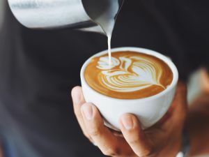 طبيب البوابة: هل يسبب كوب قهوة الصباح الجفاف ؟