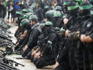 صورة تعبيرية تظهر محموعة من مجاهدي كتائب الشهيد عز الدين القسام