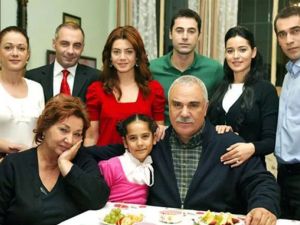Turkish series Yaprak Dökümü