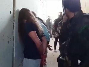  لحظة أسر مجندات من جيش الإحتلال، في قاعدة عسكرية بغلاف قطاع غزة