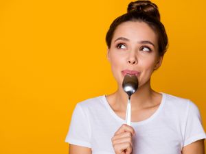 طبيب البوابة: 6 أسباب للشعور بالرغبة في الأكل و الجوع