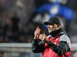 Liverpool's German head coach Jurgen Klopp reacts as his team loses the UEFA Europa League quarter-final second leg football match between Atalanta BC and Liverpool FC at the Atleti Azzurri d'Italia Stadium in Bergamo, on April 18, 2024. Liverpool were knocked out of the Europa League by Atalanta with the Italian side reaching the semi-finals 3-1 on aggregate on April 18, 2024. (Photo by Isabella BONOTTO / AFP)