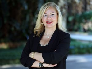 Salma Dannawi Oueida from AUB Receives 2024 CASE Asia-Pacific Distinguished Service Award