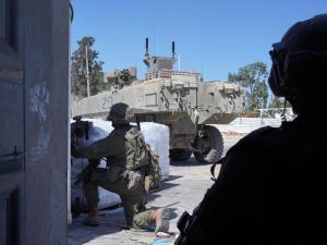 اقتحام معبر رفح للمرة الأولى منذ انسحاب جيش الإحتلال من قطاع غزة في عام 2005