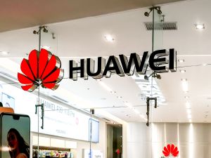 US bans Intel and Qualcomm from exporting to Huawei, share prices drop