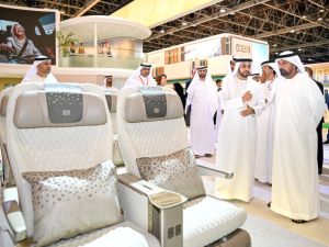 سمو الشيخ أحمد بن سعيد يطلع على أحدث منتجات طيران الإمارات في سوق السفر العربي 2024