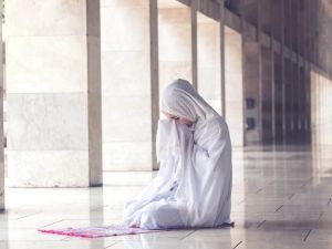 تفسير حلم البكاء من خشية الله في المنام بالتفصيل