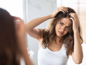 تفسير حلم حشرات في الشعر للعزباء وللمتزوجة وللحامل