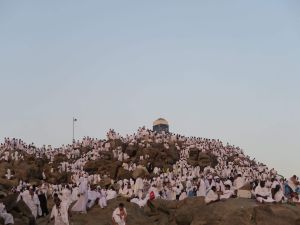 حكم صيام يوم عرفة وانا علي قضاء