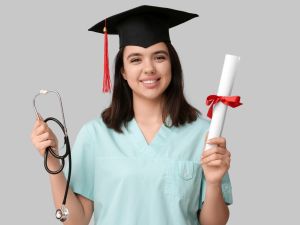 عبارات تهنئة تخرج من كلية الطب