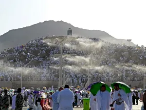 ما يفعله الحاج يوم عرفة، وأهم الأدعية المستحبة للحجاج