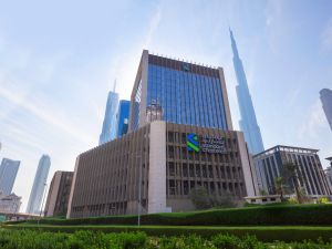 "أديتم" وستاندرد تشارترد يتعاونان لإطلاق هيكل صندوق استثماري مبتكر للمستثمرين في دولة الإمارات 