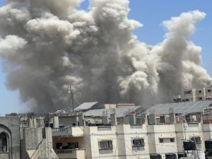 قصف مكثف على مناطق وسط غزة
