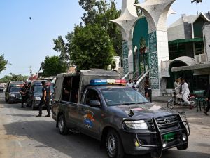عناصر الامن فقدوا السيطرة ولم يستطيعوا منع المحتجين من اقتحام المركز 