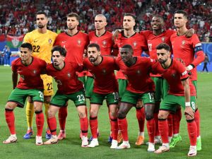 Portugal's players pose for a team photograph ahead of the UEFA Euro 2024 Group F football match between Portugal and the Czech Republic at the Leipzig Stadium in Leipzig, Eastern Germany on June 18, 2024. (Photo by PATRICIA DE MELO MOREIRA / AFP)