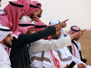 رؤية الهلال تعتمد على عدة عوامل
