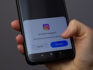 Meta angers users with Instagram unskippable ad breaks update