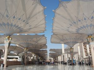 من باحات المسجد النبوي في المدينة المنورة