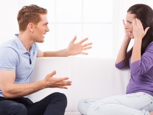 أسباب إهمال الزوجة لزوجها وطرق التعامل مع الإهمال