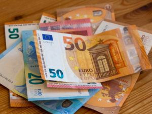 سعر اليورو مقابل الليرة السورية
