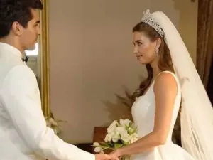 Yalı Çapkını stars Afra Saraçoğlu and Mert Ramazan Demir