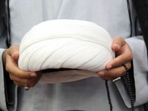  الفيديو أثار جدلا واسعا حول الممارسات الدينية التقليدية والعلاقة بين الدين والمال