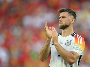 Germany's forward #09 Niclas Fullkrug applauds the fans after the UEFA Euro 2024 quarter-final football match between Spain and Germany at the Stuttgart Arena in Stuttgart on July 5, 2024. (Photo by Fabrice COFFRINI / AFP) Germany's forward #09 Niclas Fullkrug applauds the fans after the UEFA Euro 2024 quarter-final football match between Spain and Germany at the Stuttgart Arena in Stuttgart on July 5, 2024. (Photo by Fabrice COFFRINI / AFP)