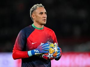 Paris Saint-Germain's Costa Rican Goalkeeper #01 Keylor Navas holds the ball as he warms up ahead of the UEFA Champions League round of 16 first leg football match between Paris Saint-Germain (PSG) and Real Sociedad at the Parc des Princes Stadium in Paris, on February 14, 2024. (Photo by MIGUEL MEDINA / AFP) Paris Saint-Germain's Costa Rican Goalkeeper #01 Keylor Navas holds the ball as he warms up ahead of the UEFA Champions League round of 16 first leg football match between Paris Saint-Germain (PSG) and Real Sociedad at the Parc des Princes Stadium in Paris, on February 14, 2024. (Photo by MIGUEL MEDINA / AFP)