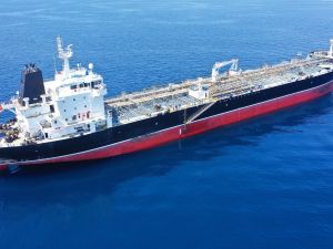 Tehran denies news of Iranian oil on Chinese tankers collided near Singapore