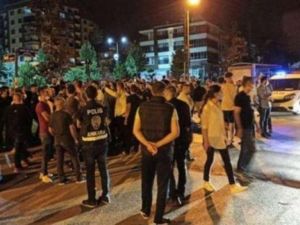 التصرفات العنيفة أرغمت العديد من العائلات السورية المذعورة على اللجوء إلى المساجد