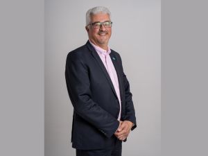  Salesforce Report: 75% of Sales Teams in the UAE Are Using Artificial Intelligence (AI)