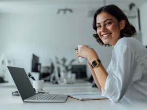 7 عادات يومية تفرز هرمونات السعادة