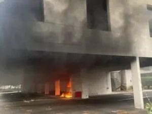 أحد عناصر الشرطة أصيب أثناء تواجده في موقع الانفجار