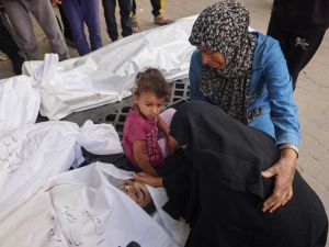 الاحتلال استهدف النازحين أثناء تأديتهم صلاة الفجر