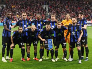 Inter Milan's players pose prior the UEFA Champions League last 16 second leg football match between Club Atletico de Madrid and Inter Milan at the Metropolitano stadium in Madrid on March 13, 2024. (Photo by Thomas COEX / AFP) Inter Milan's players pose prior the UEFA Champions League last 16 second leg football match between Club Atletico de Madrid and Inter Milan at the Metropolitano stadium in Madrid on March 13, 2024. (Photo by Thomas COEX / AFP)