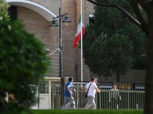 طهران تعتبر الانتقام لهنية واجبا دينيا ووطنيا