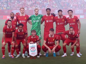 Liverpool's players pose for pictures ahead of the pre-season club friendly football match between Arsenal FC and Liverpool FC at Lincoln Financial Field in Philadelphia, Pennsylvania, on July 31, 2024. (Photo by Charly TRIBALLEAU / AFP) Liverpool's players pose for pictures ahead of the pre-season club friendly football match between Arsenal FC and Liverpool FC at Lincoln Financial Field in Philadelphia, Pennsylvania, on July 31, 2024. (Photo by Charly TRIBALLEAU / AFP)