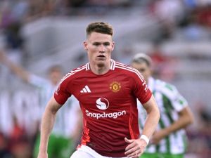 Scott McTominay #39 of Manchester United looks on during the first half against Real Betis at Snapdragon Stadium on July 31, 2024 in San Diego, California. Orlando Ramirez/Getty Images/AFP (Photo by Orlando Ramirez / GETTY IMAGES NORTH AMERICA / Getty Images via AFP)