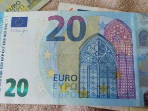 سعر اليورو مقابل الليرة السورية