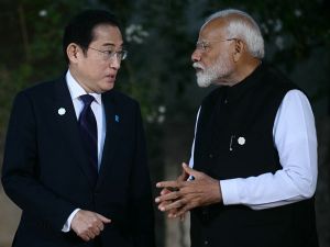 Japanese Prime Minister Fumio Kishida and Indian Prime Minister Narendra Modi 